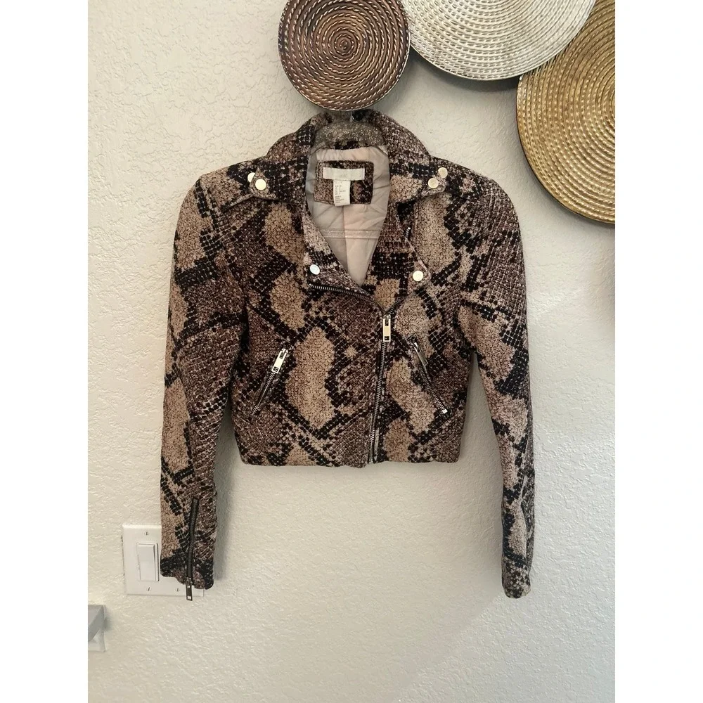 H&M brown snakeskin print aviator jacket features a cropped silhouette size 2